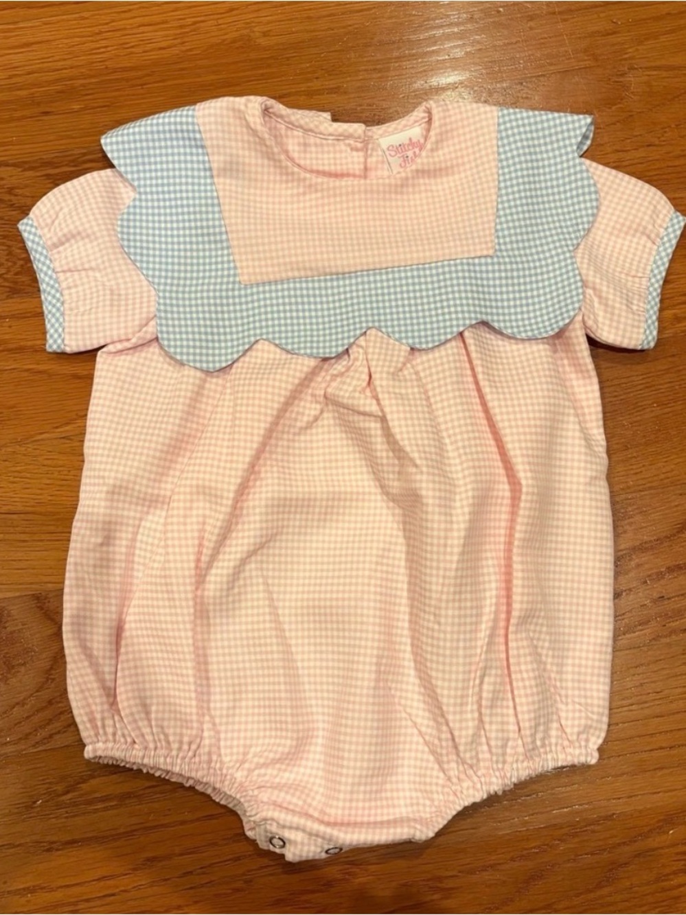 Stitchy Fish Bubble with Scalloped Collar